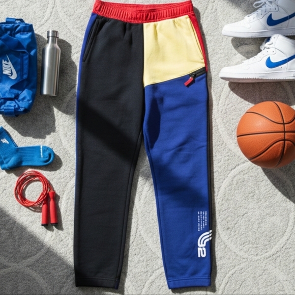 Nike Kyrie Irving Color-Block Joggers